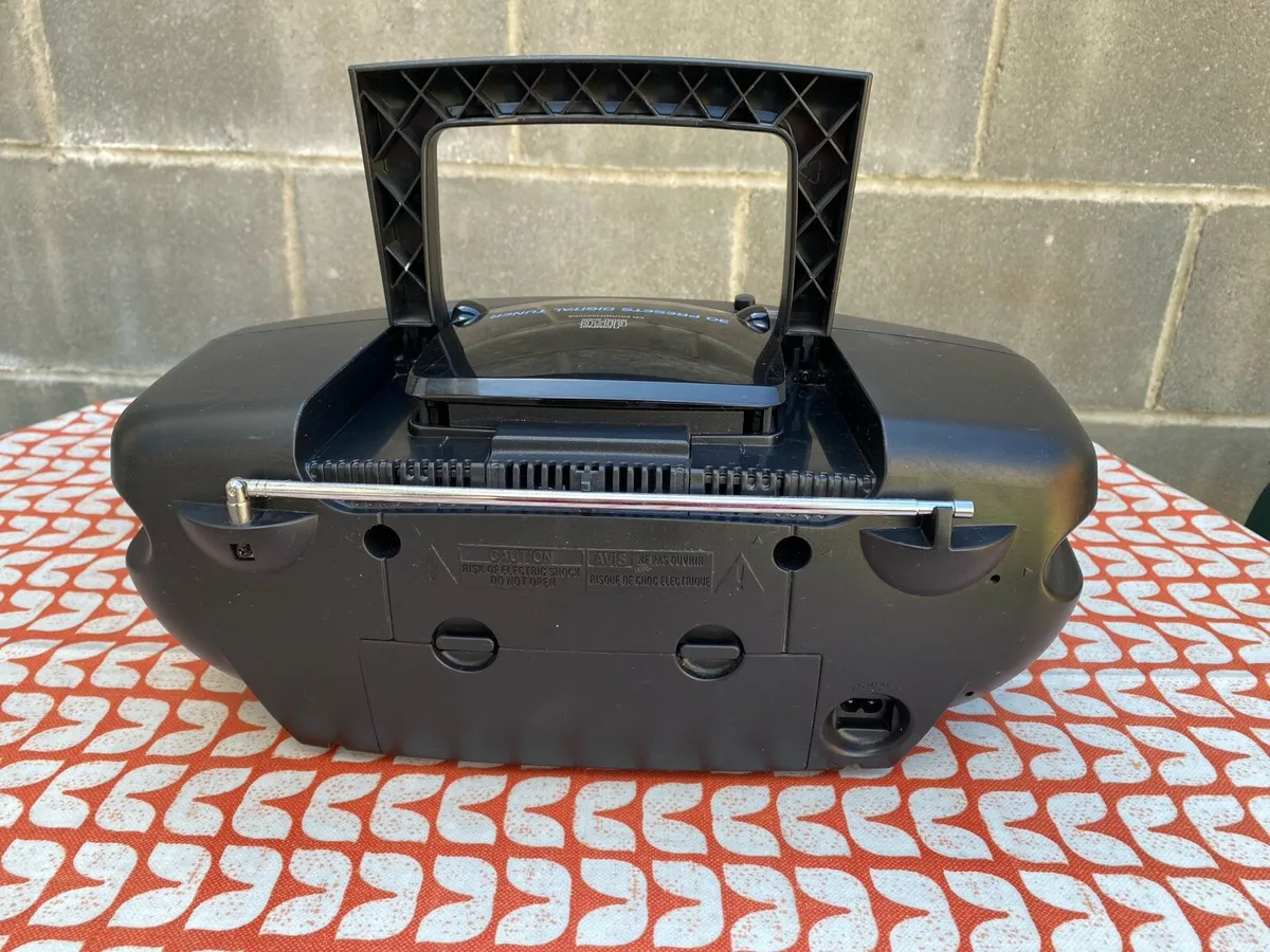 Philips Portable Stereo, Model AZ1300 - Image 3