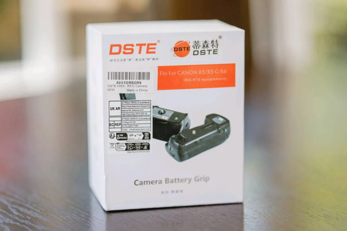 Canon R6 & Accessories - Image 3