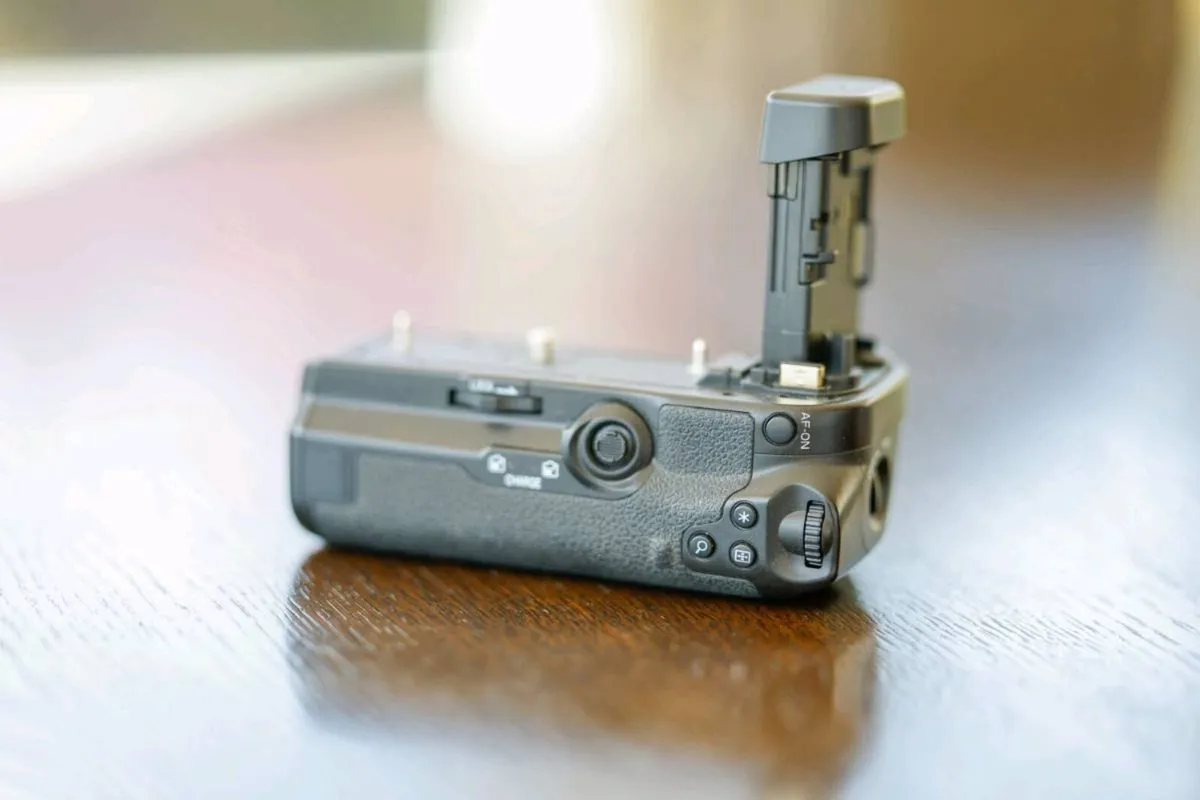 Canon R6 & Accessories - Image 2