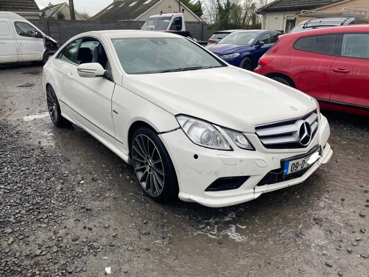 2009 Mercedes E250 COUPE CDI AMG no offers - Image 1