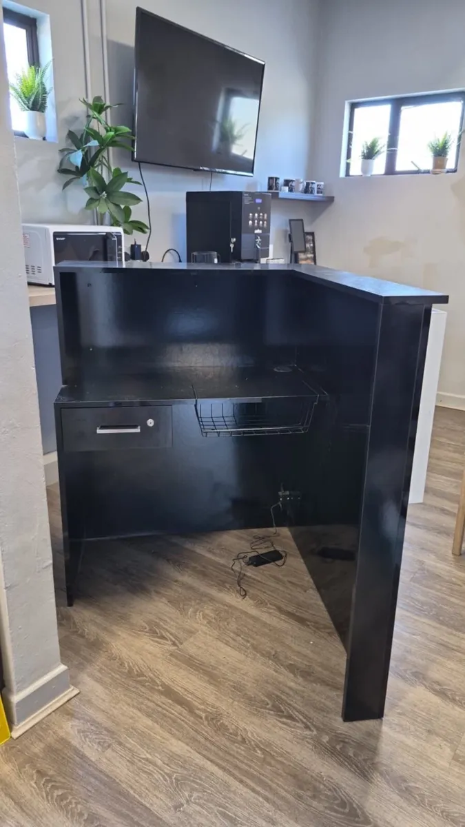 L Shaped Reception Desk - Free to take away - Image 2