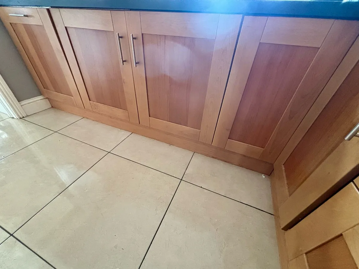 Kitchen including Appliances - Image 4