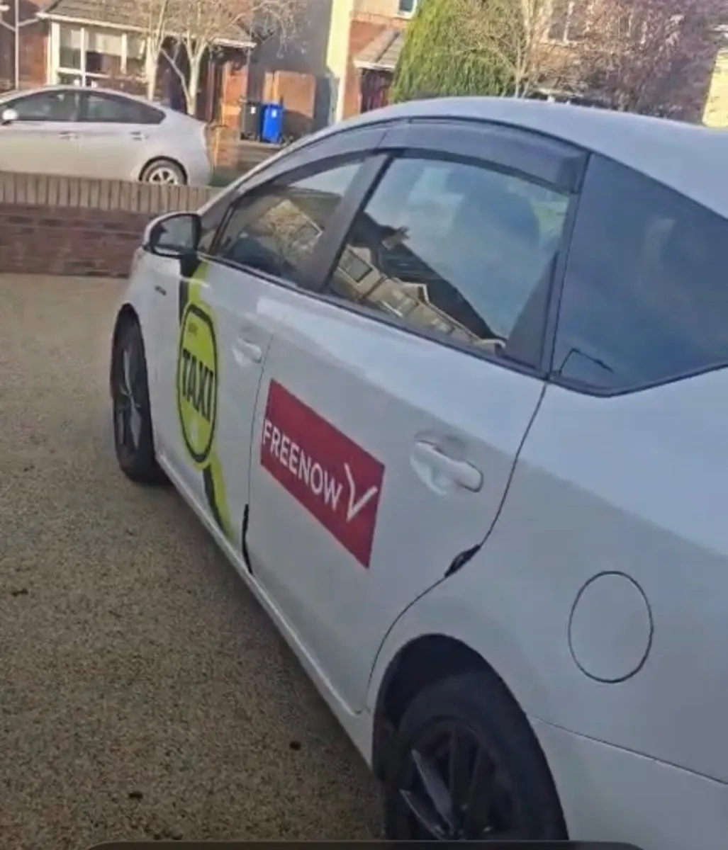 Taxi for rent - Image 2