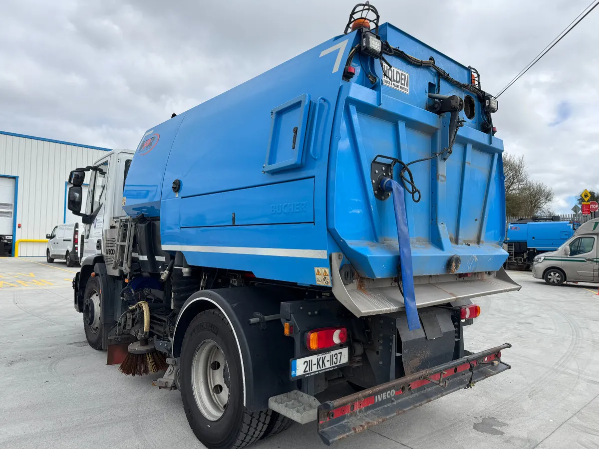 BID ONLINE NOW - UNRESERVED 2021 IVECO SWEEPER - Image 3