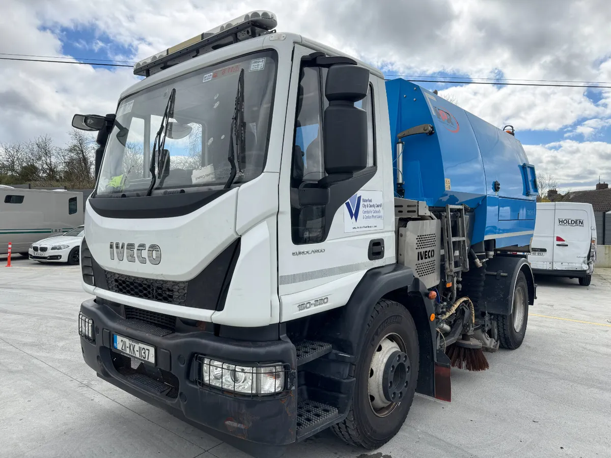 BID ONLINE NOW - UNRESERVED 2021 IVECO SWEEPER - Image 1