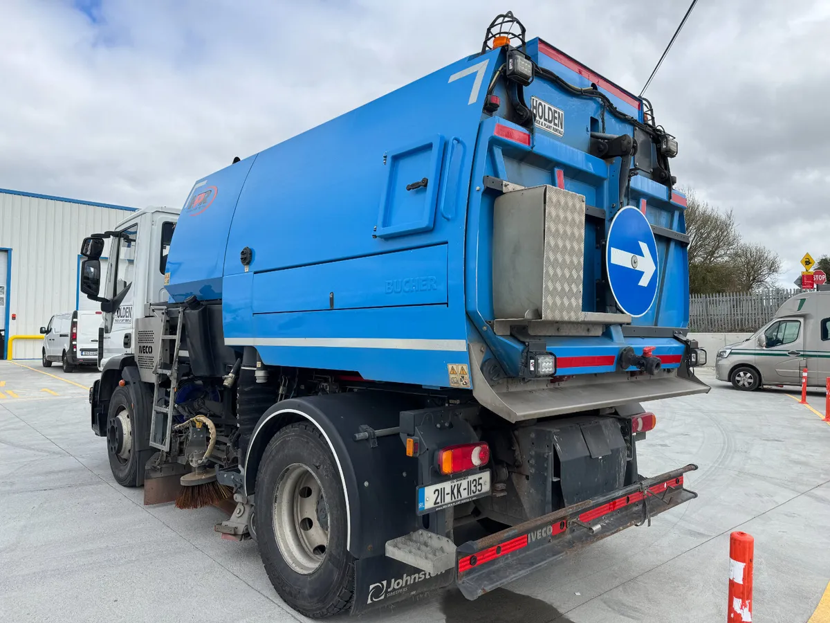 BID ONLINE NOW - UNRESERVED 2021 IVECO SWEEPER - Image 3