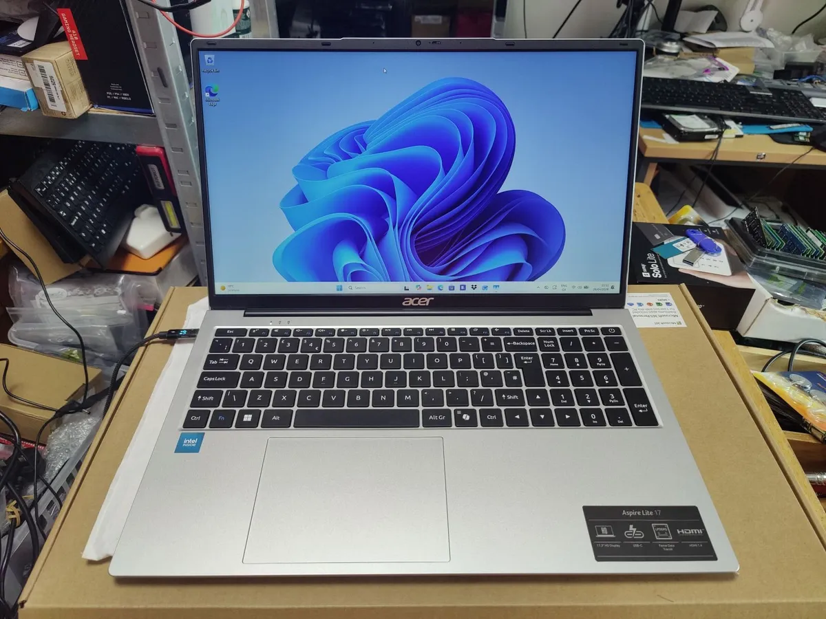 Acer Aspire 17 inch Laptop Intel 13th/8GB/256GB SS - Image 1