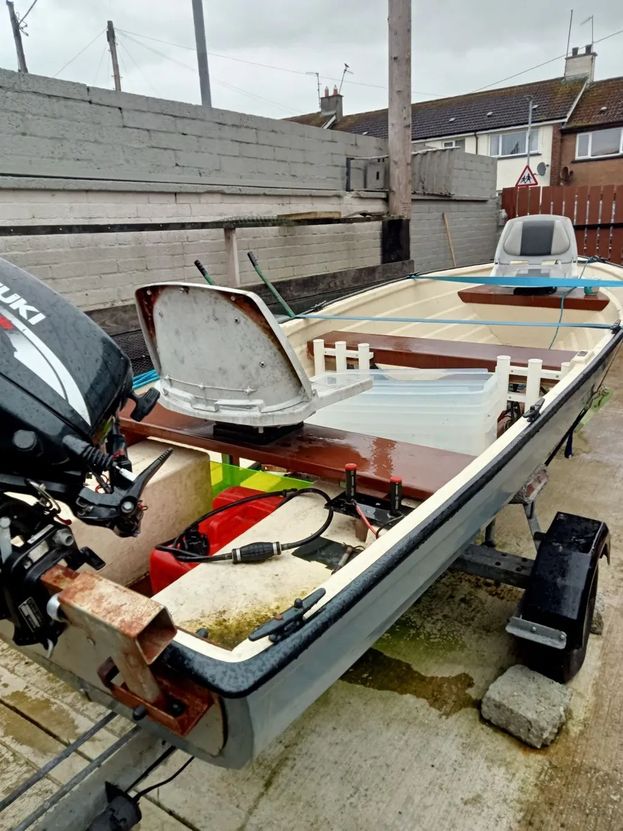 Fishing boat - Image 2