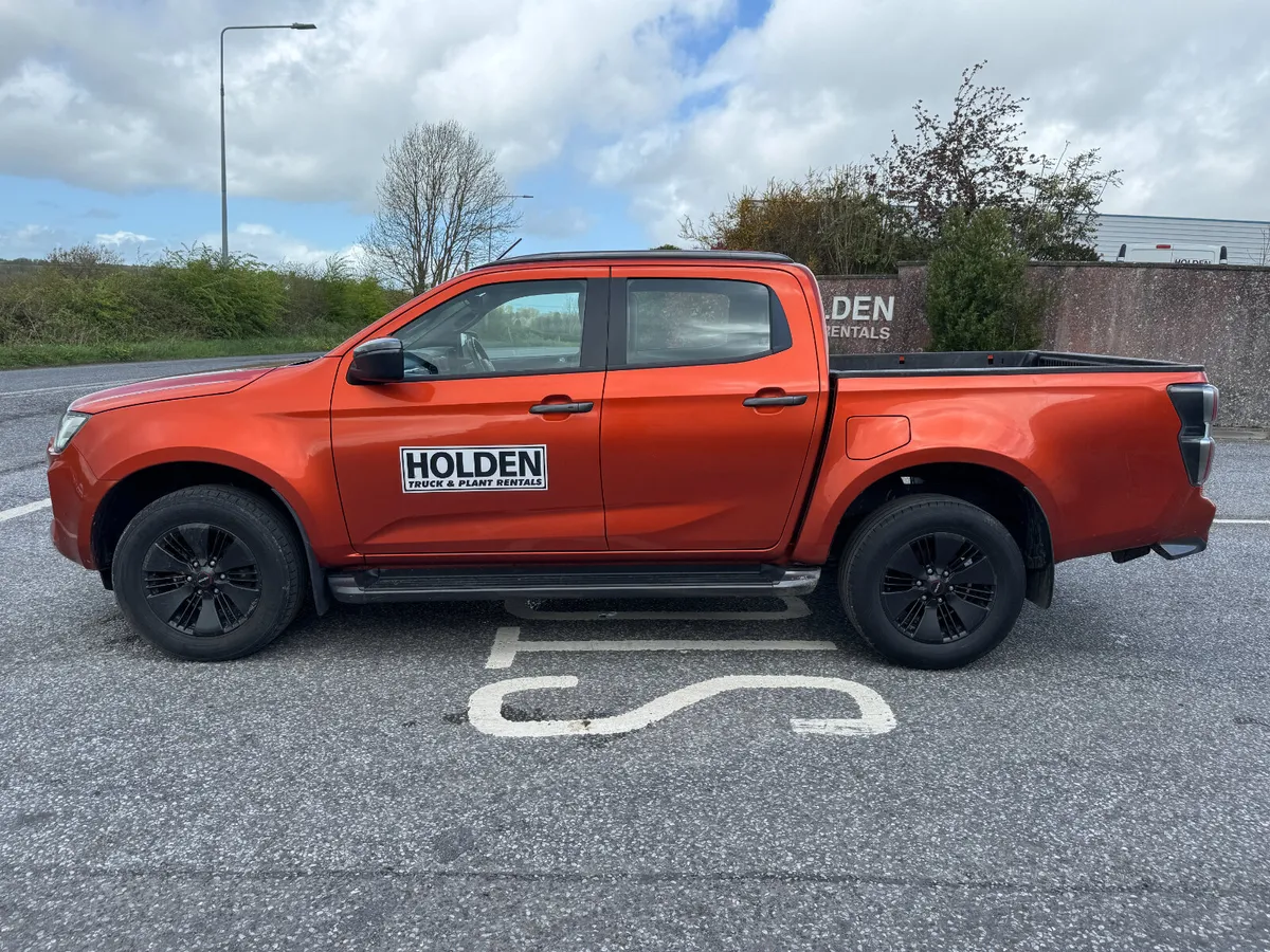 BID ONLINE NOW - UNRESERVED 2021 ISUZU DMAX LS - Image 2