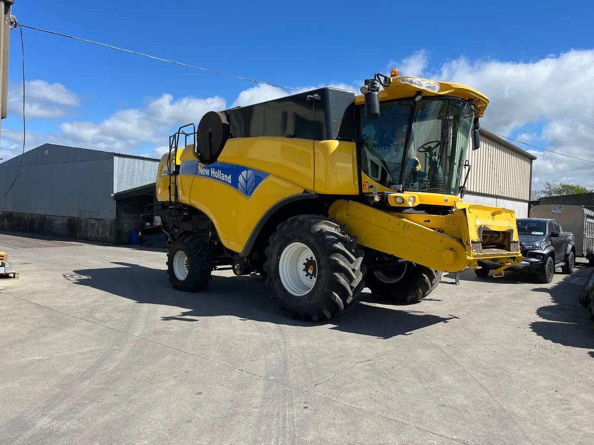New Holland CX8040 - Image 1