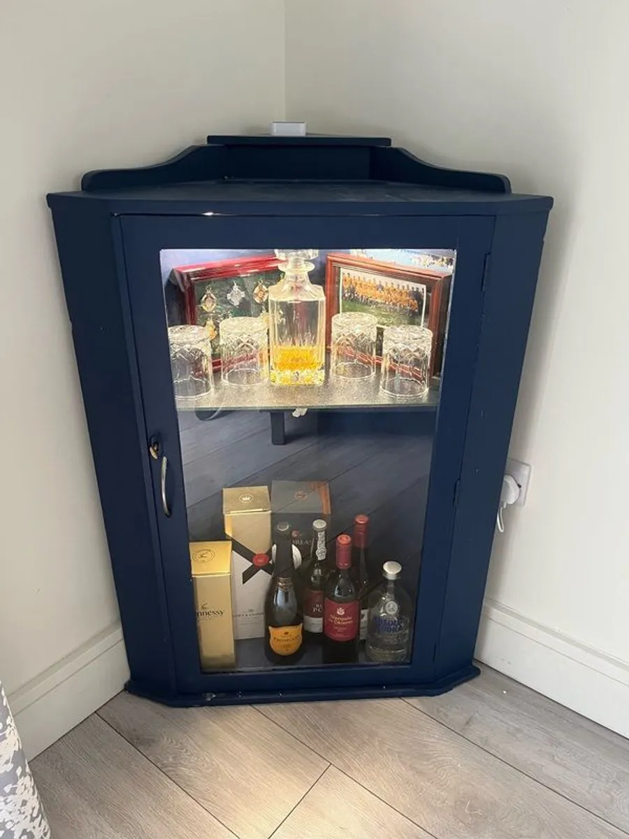 Corner Unit/Display Cabinet - Image 1