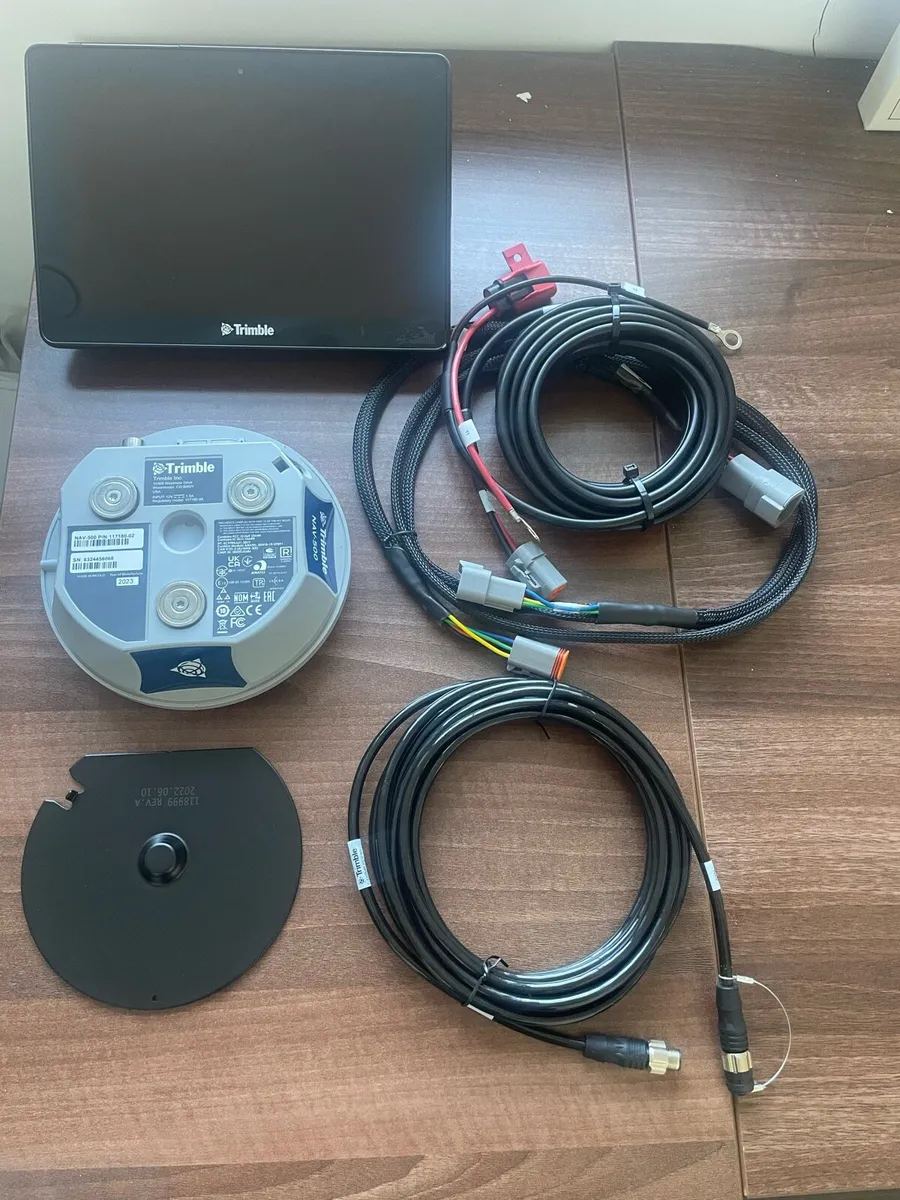 Trimble GFX750 NAV500 GPS 10" big screen as new - Image 1