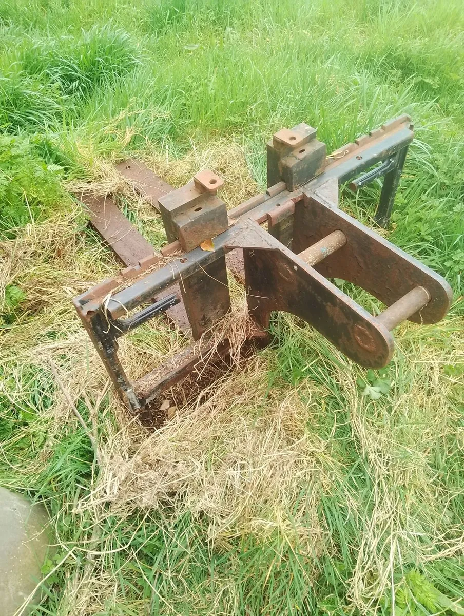 Concrete mixing bucket + more - Image 1