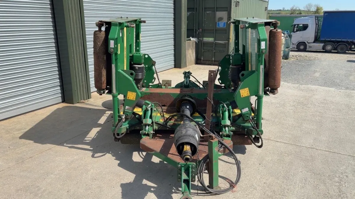 Cutwide angle mower - Image 1