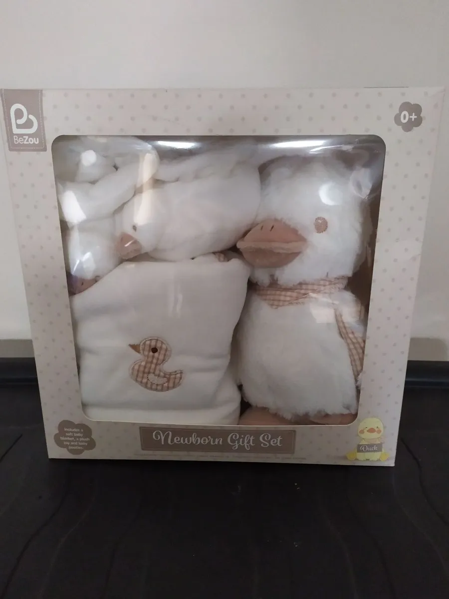 Newborn baby gift set - Image 1
