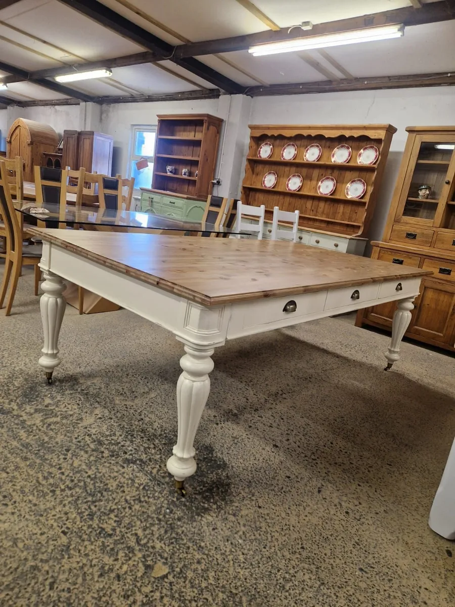 Large vintage farmhouse kitchen table - Image 4