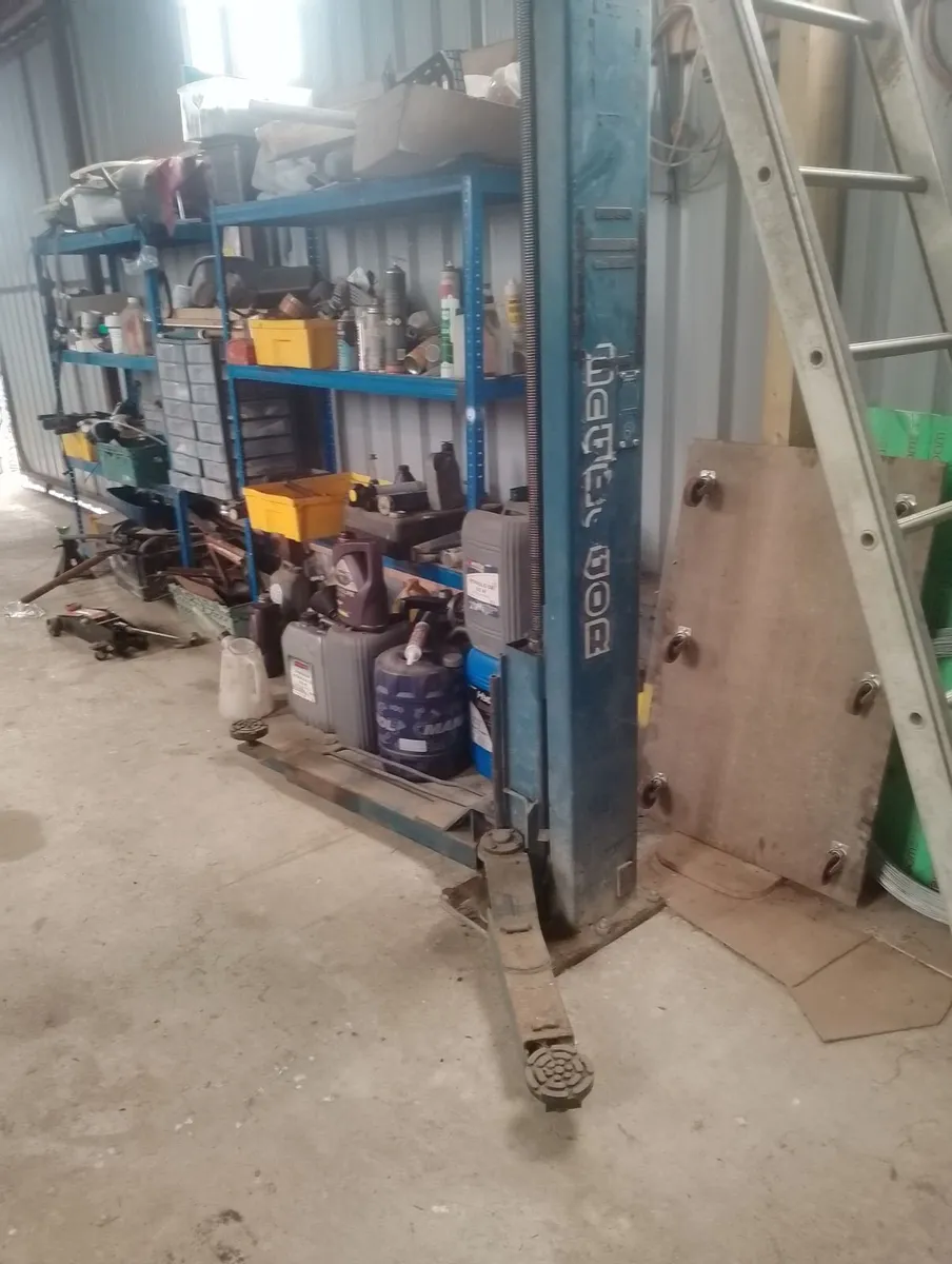 Two post lift - Image 3