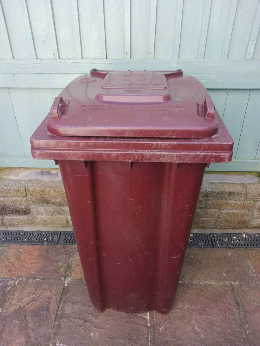 Wheelie bin - Image 1