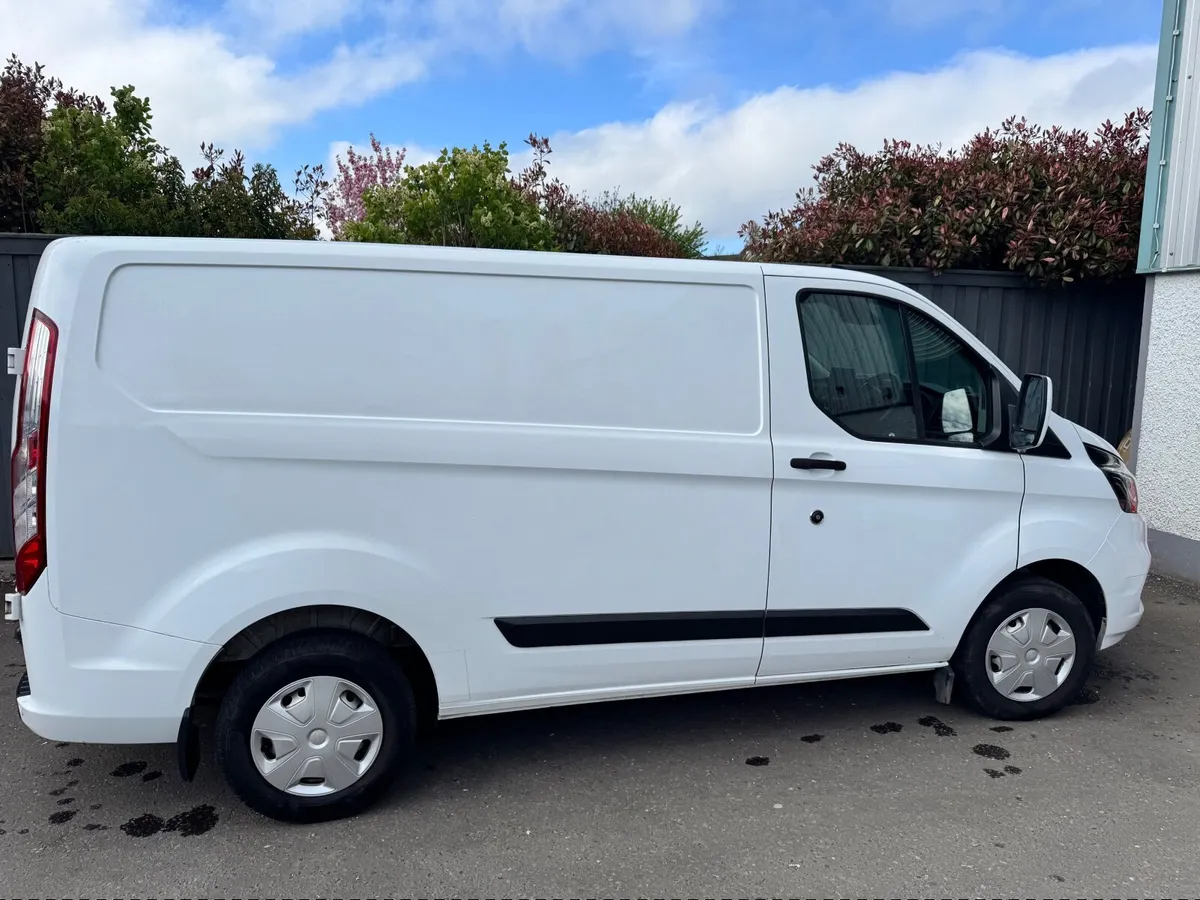 Ford Transit Custom 2022 - Image 4
