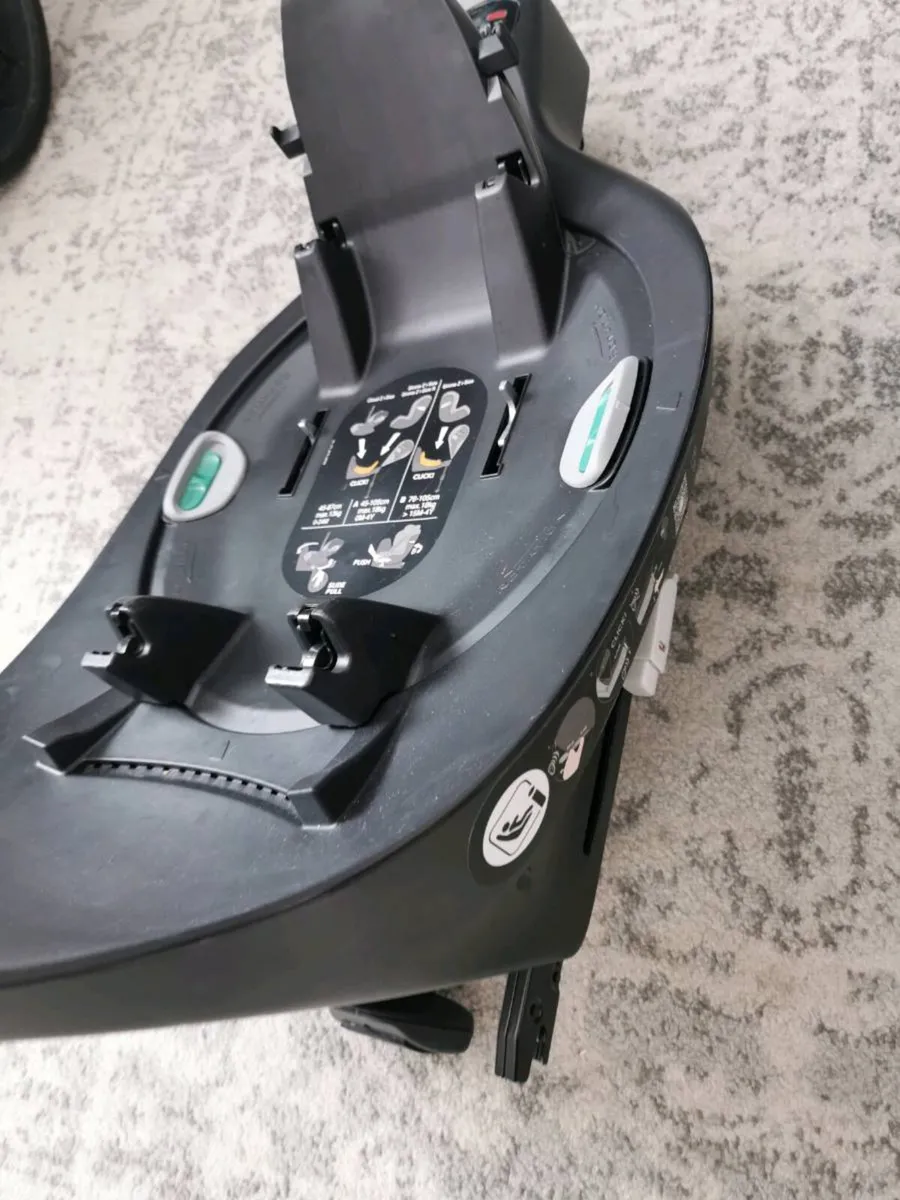 Baby Car Seat - Image 1