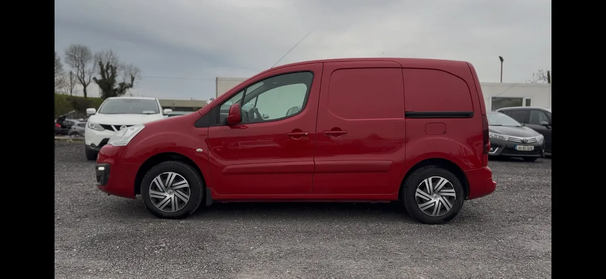 Citroen Berlingo 2018 1.6 fresh cvrt - Image 4