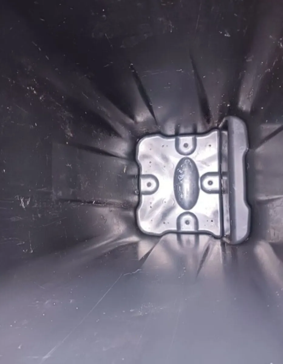 Wheelie bin - Image 2