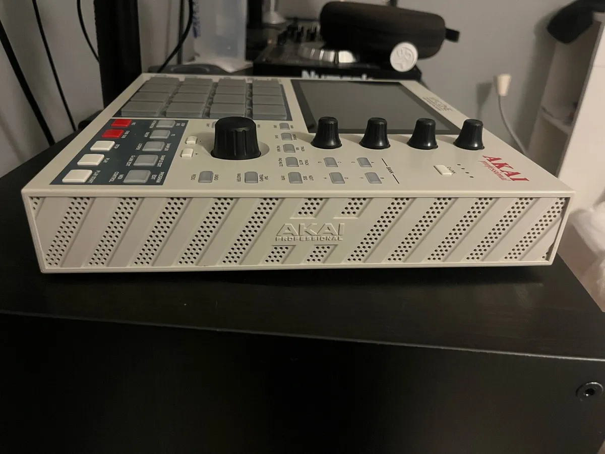 AKAI MPC One Retro Standalone Sampler - Image 2