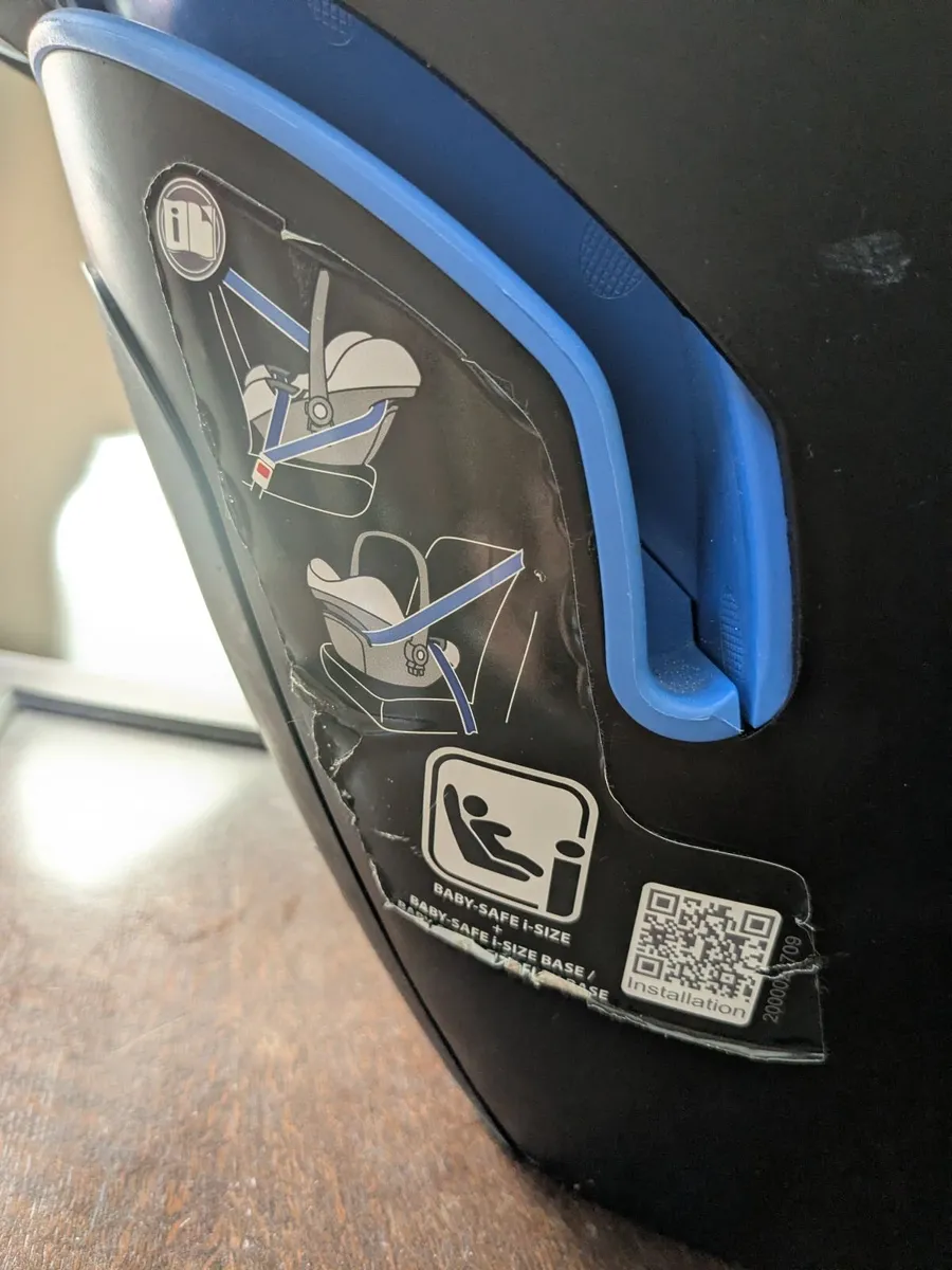 Britax Babysafe i-size carseat - Image 1