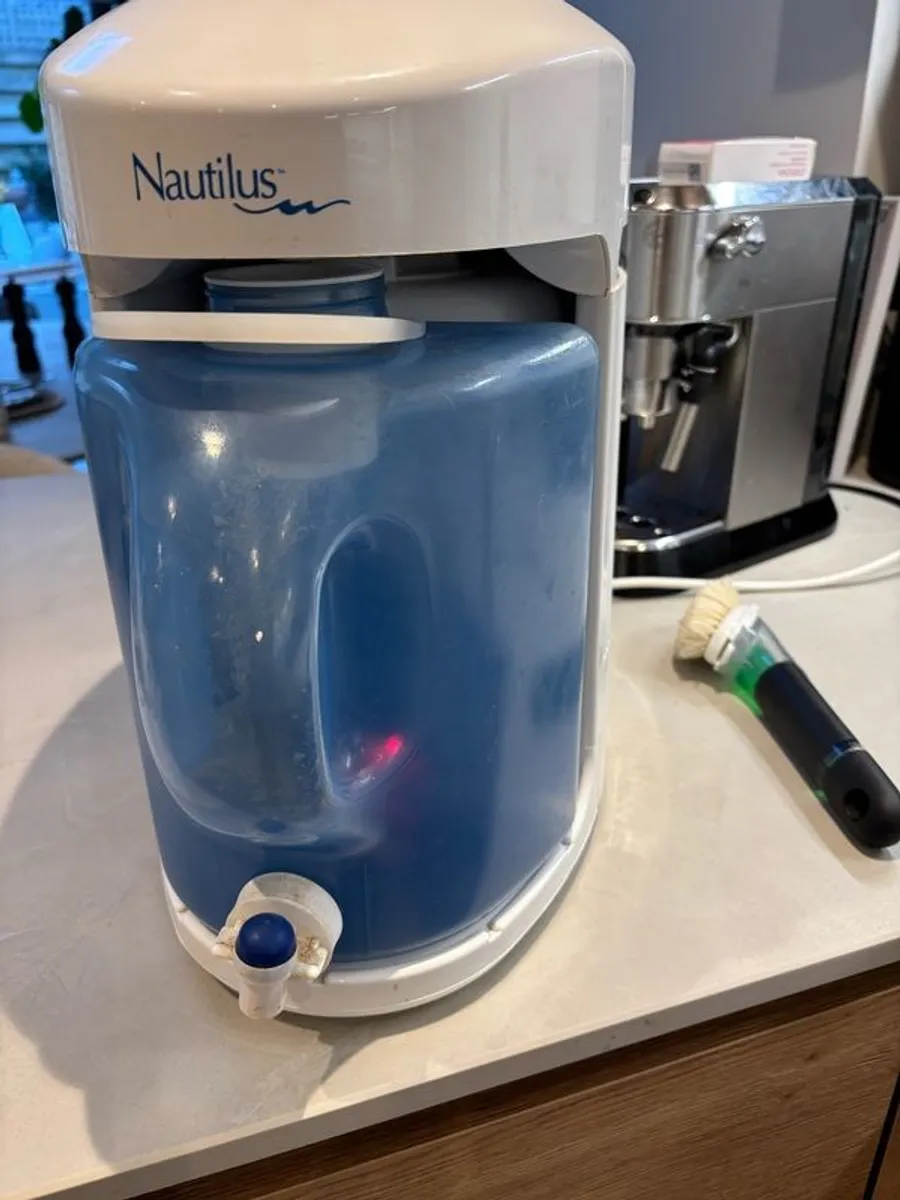 Water Distiller-  countertop with new filter - Image 1