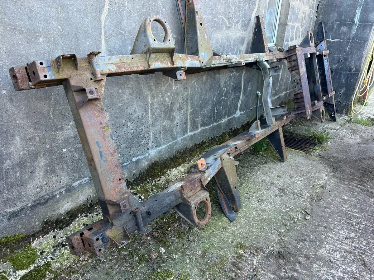 Land Rover Defender 110 Chassis and Log Book - Image 2