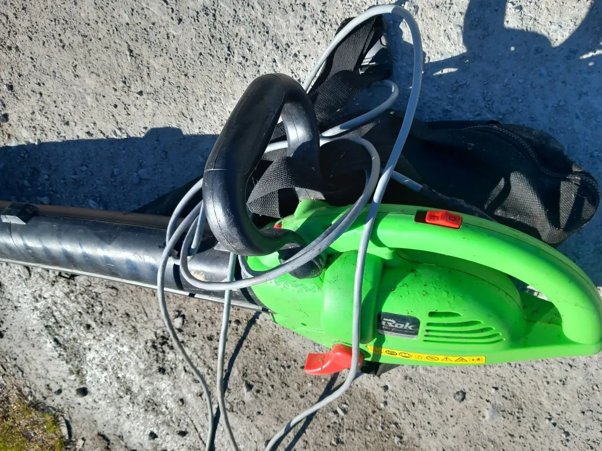 Leaf blower - Image 1