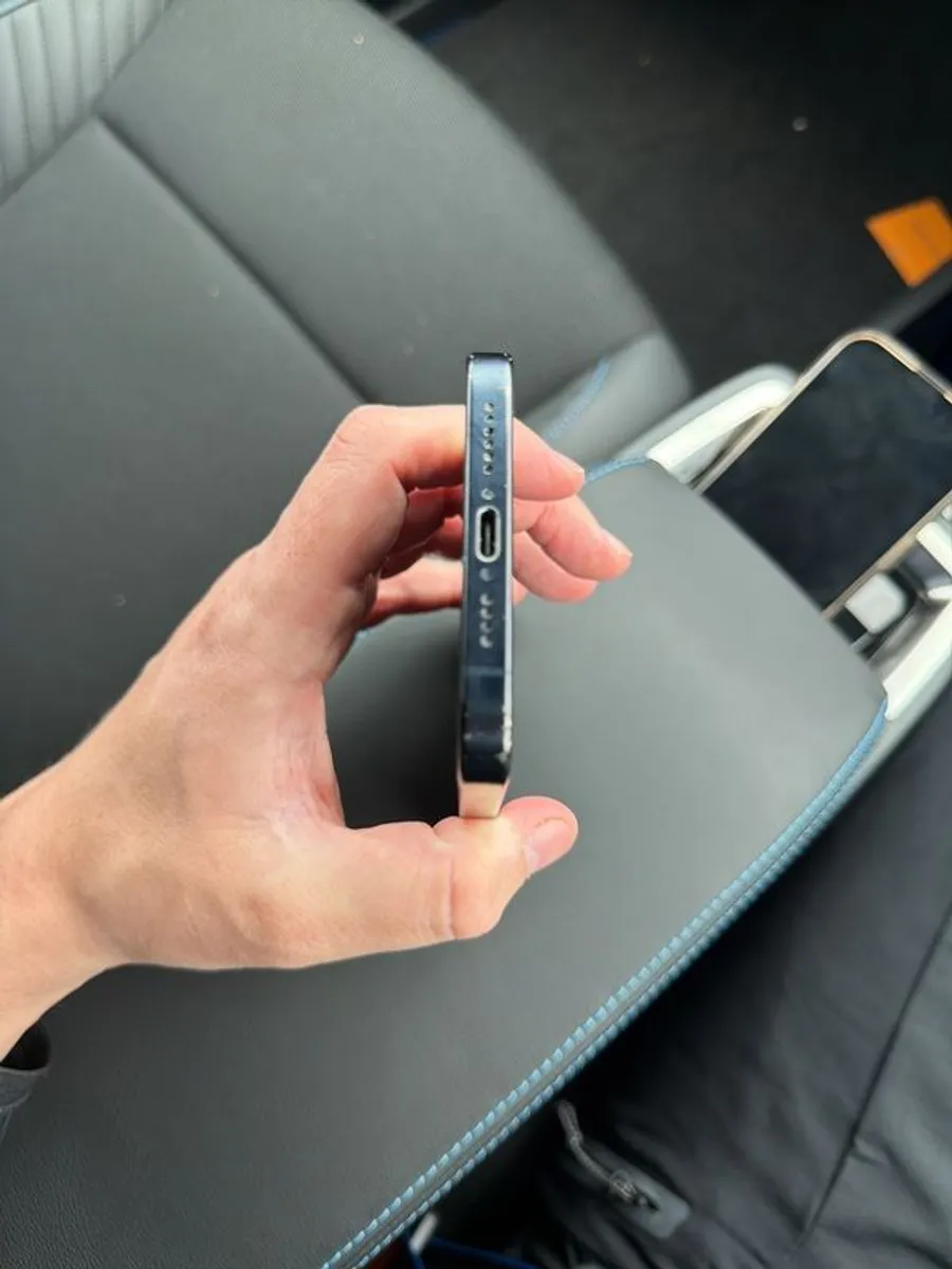 Iphone 15 Pro Max unlocked - Image 2