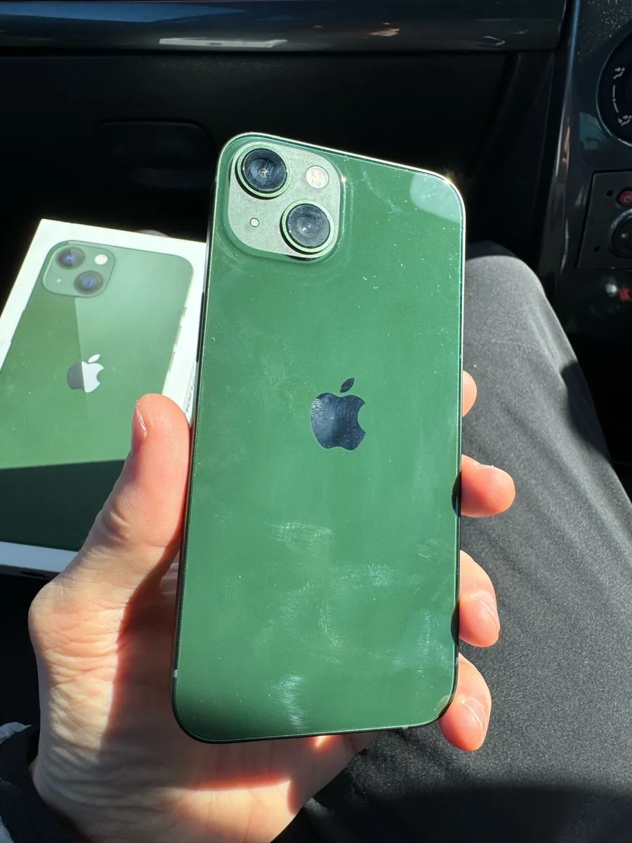 Iphone 13 mint condition - Image 1