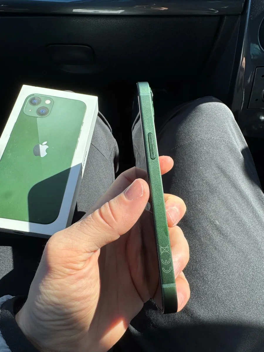 Iphone 13 mint condition - Image 2