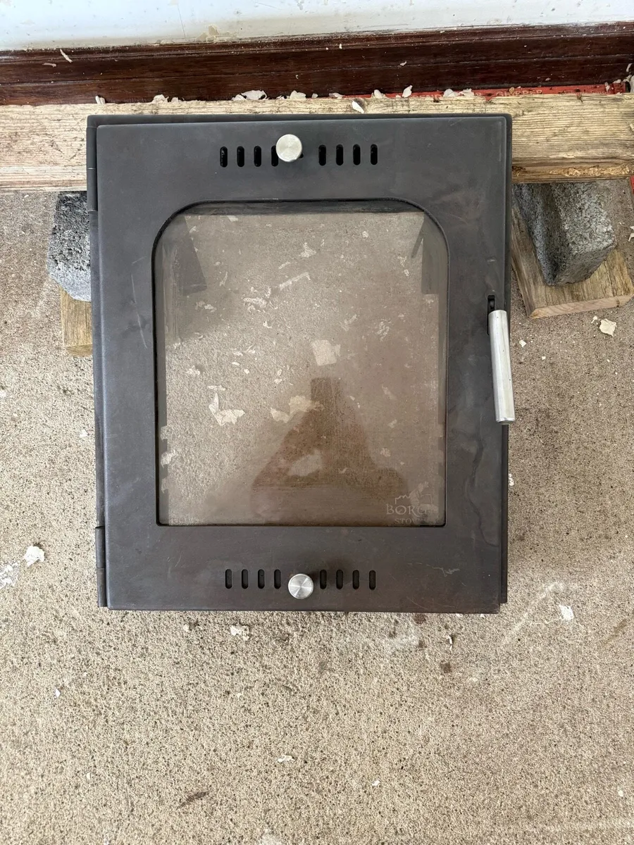 Fireplace door. - Image 1