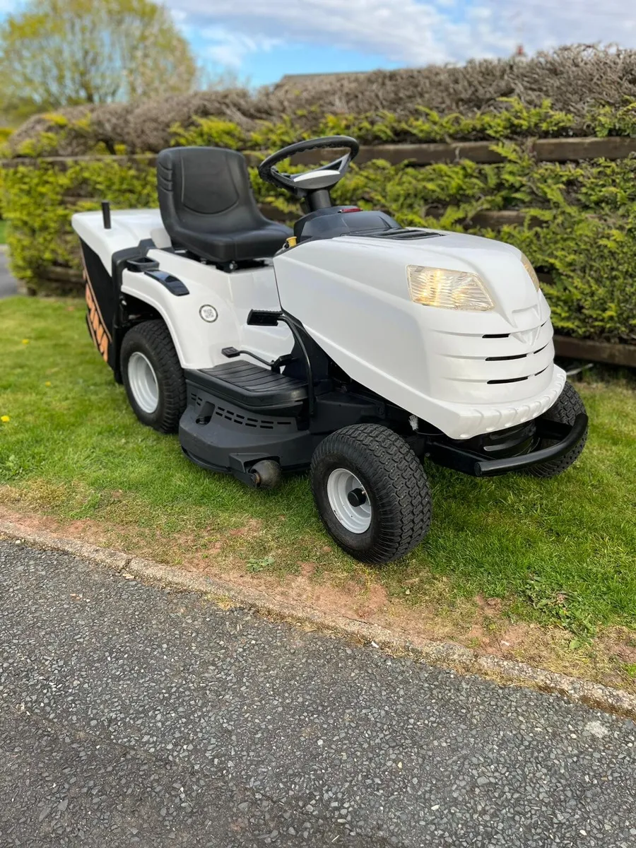 Mountfield ( alpina ) petrol ride on lawnmower - Image 2