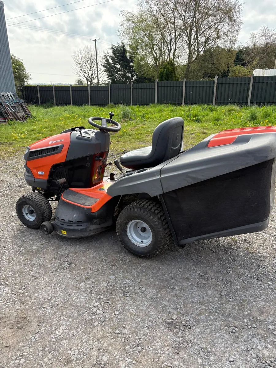 HUSQVARNA RIDE ON LAWNMOWER - Image 1
