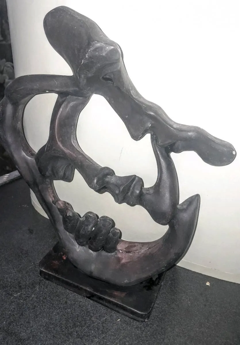 Large abstract metal statue - Image 1