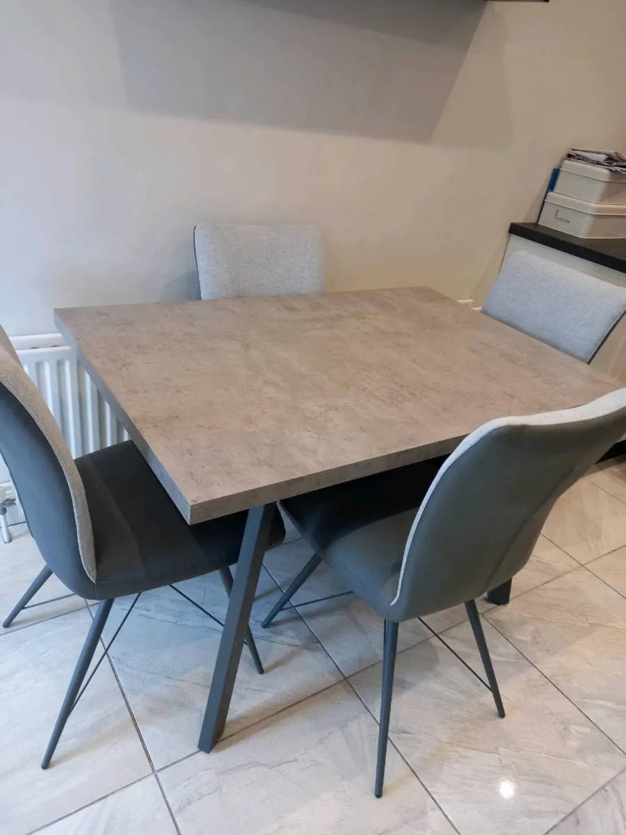 Grey table & 4 chairs - Image 1