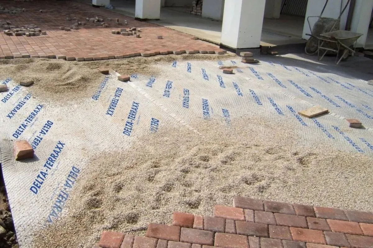 Patio drainage, Driveway membrane, Weed control - Image 1