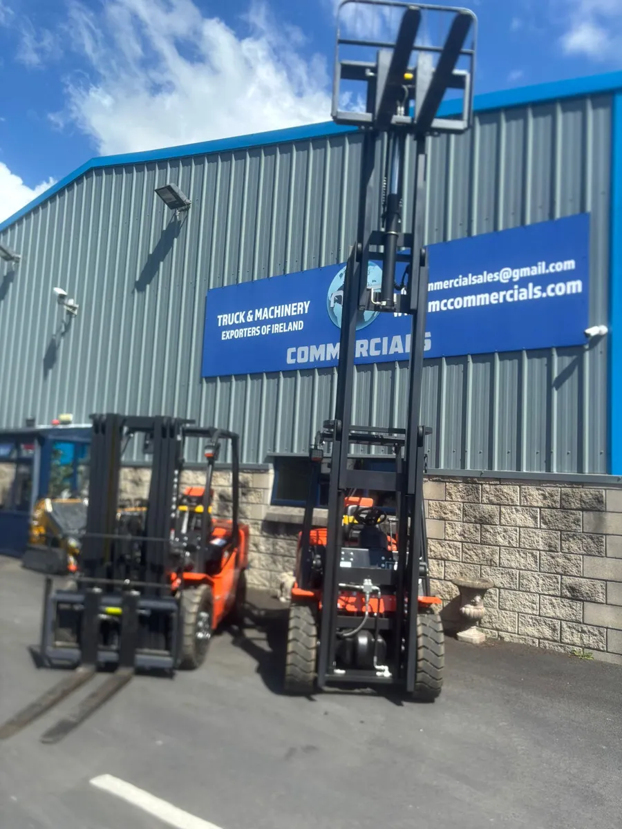 For Sale: HCHI 3.5 Ton Forklift - Image 1
