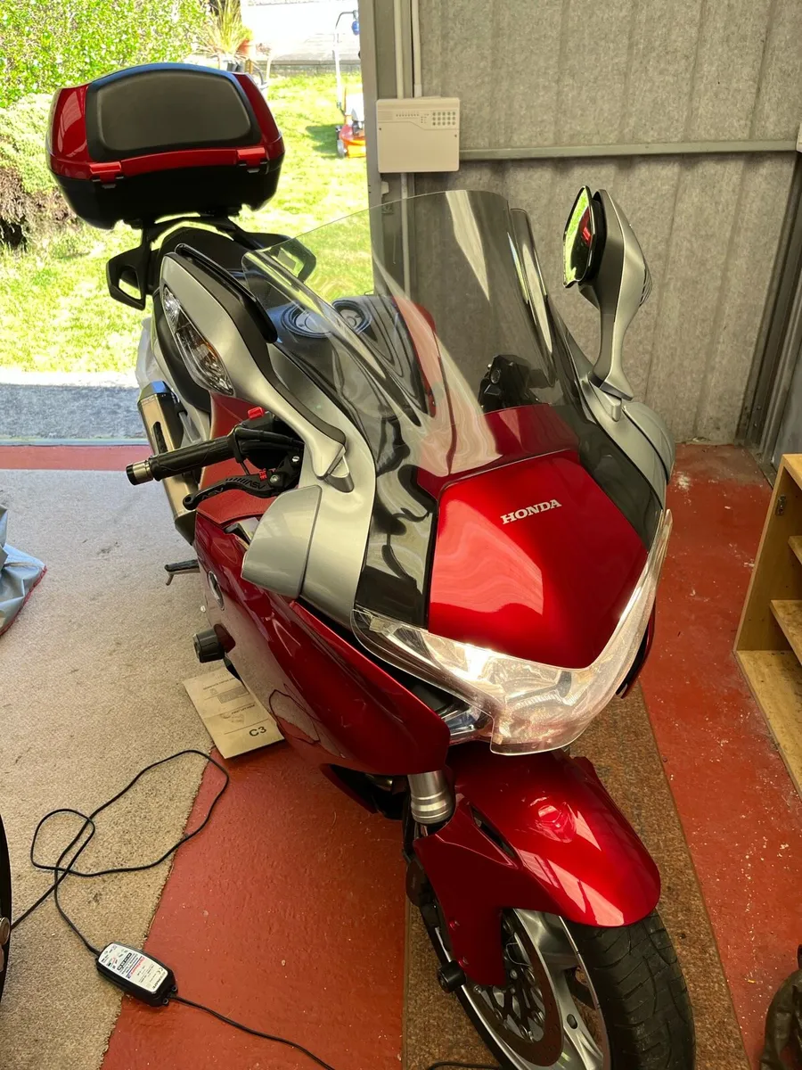 Honda VFR1200F 2012 - Image 1