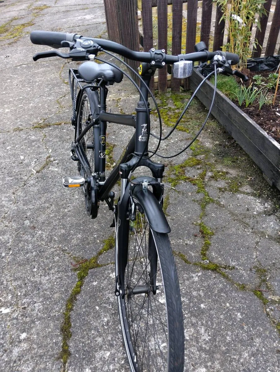 NEW UNUSED Raleigh Pioneer 4 Hybrid Trekking Bike - Image 4