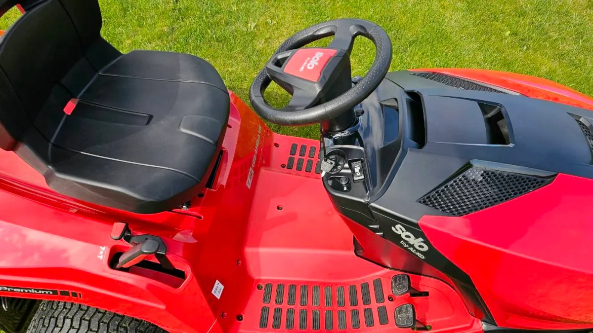 SOLO Ride on Lawn Mower - Image 2