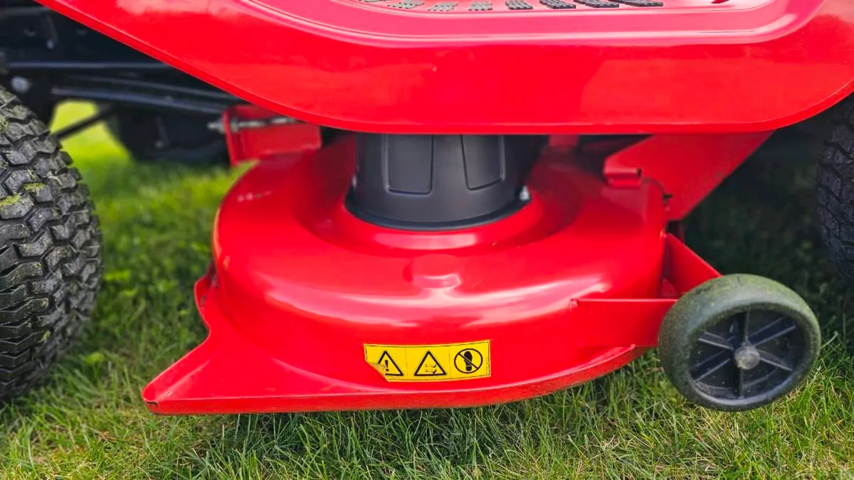 SOLO Ride on Lawn Mower - Image 4