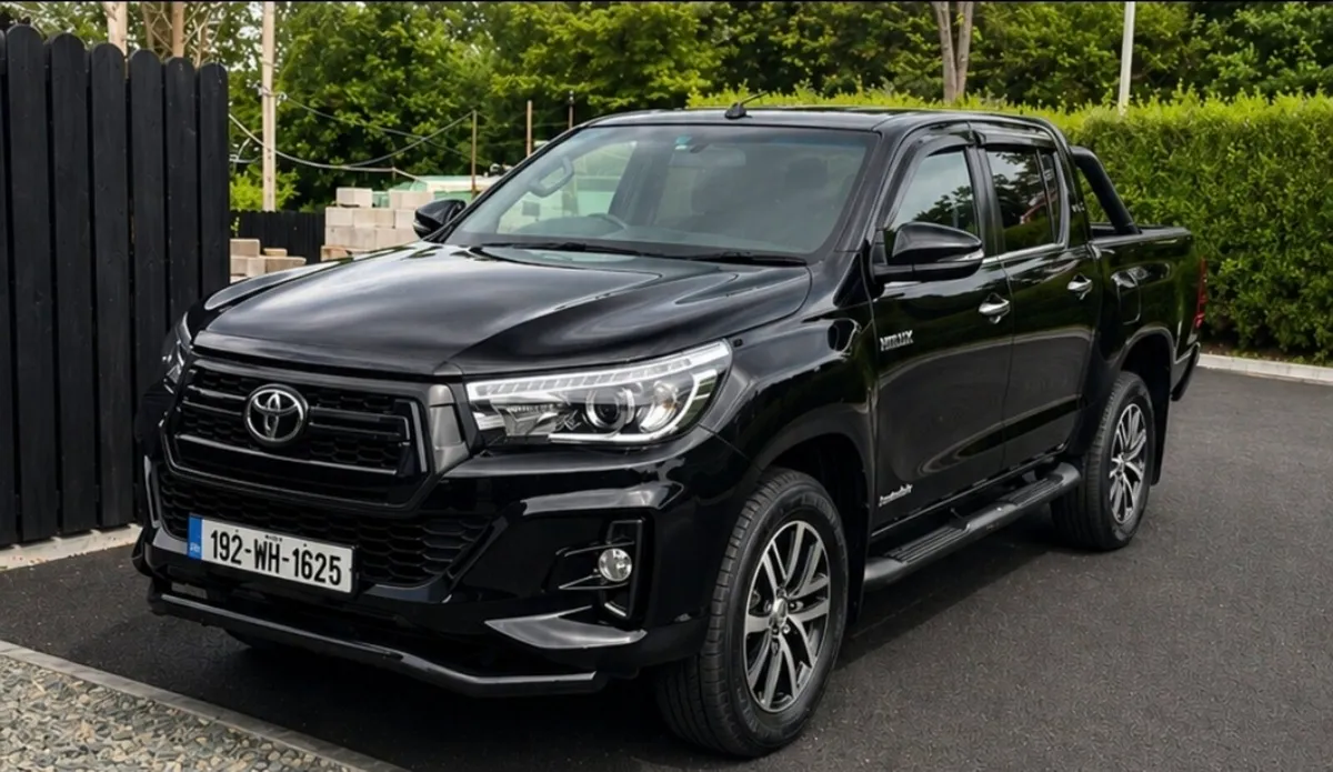 2019 Hilux invincible x - Image 1