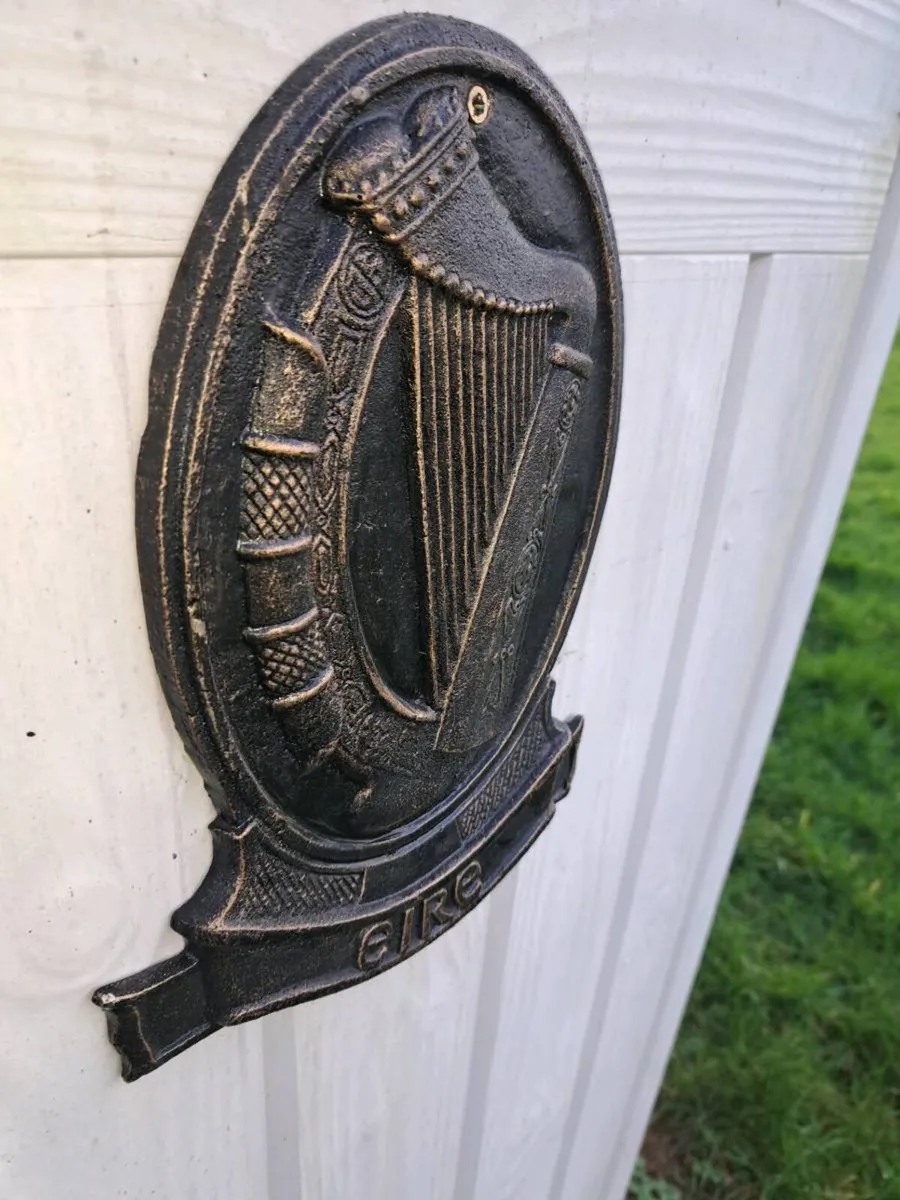 Eire harp cast iron sign - Image 1