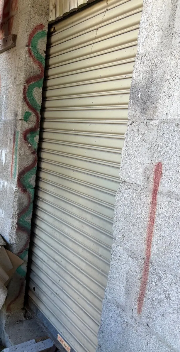 Pedestrian roller shutters - Image 1