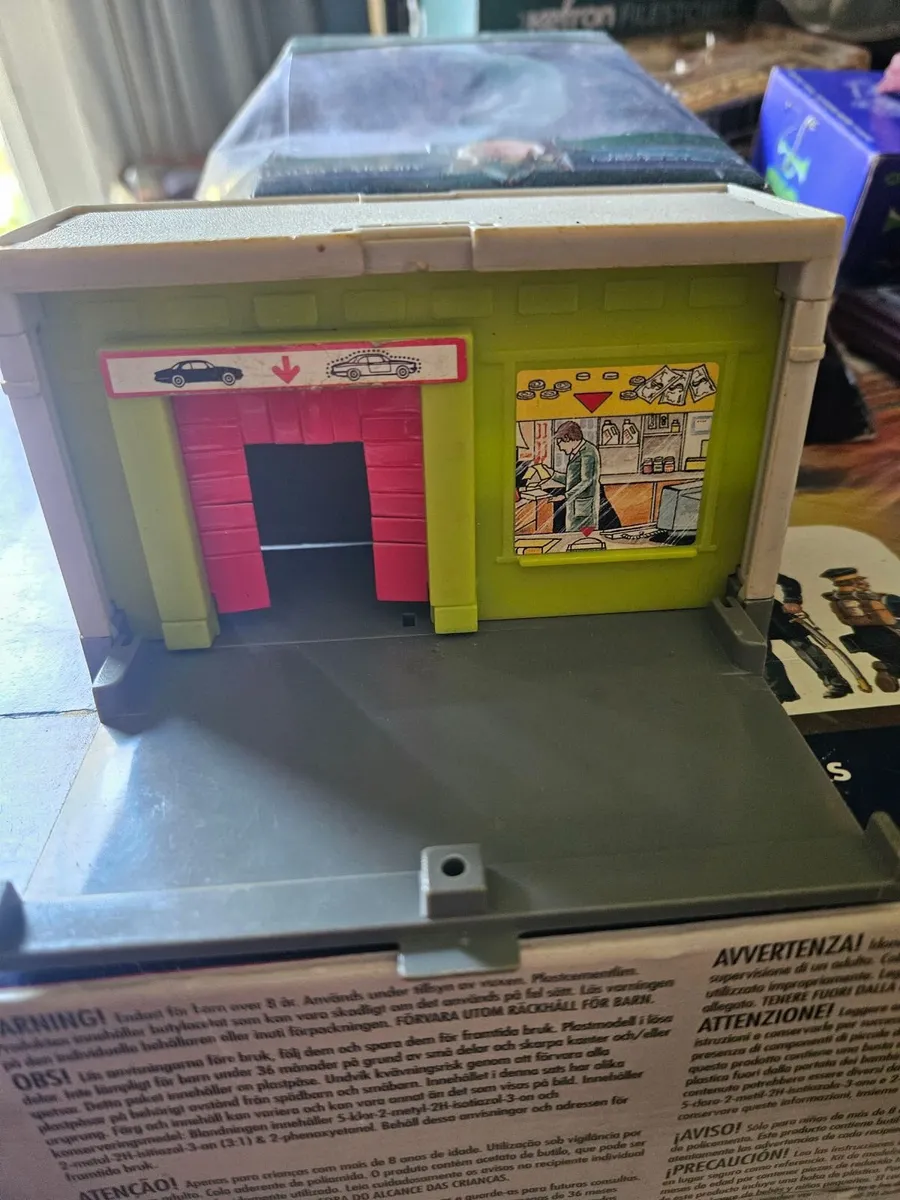 Matchbox Garage - Image 1