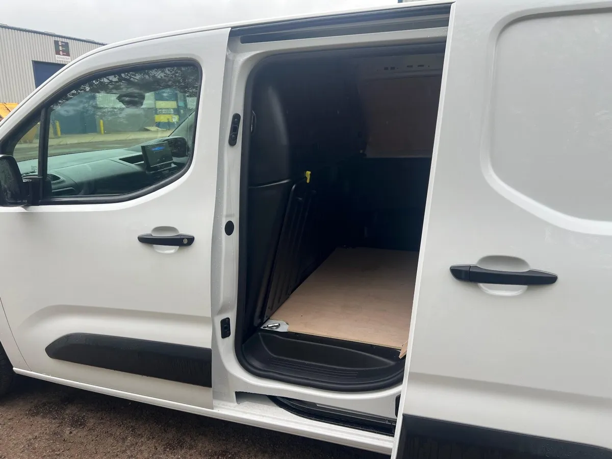 Peugeot Partner Professional Plus  Zero VAT Option - Image 3